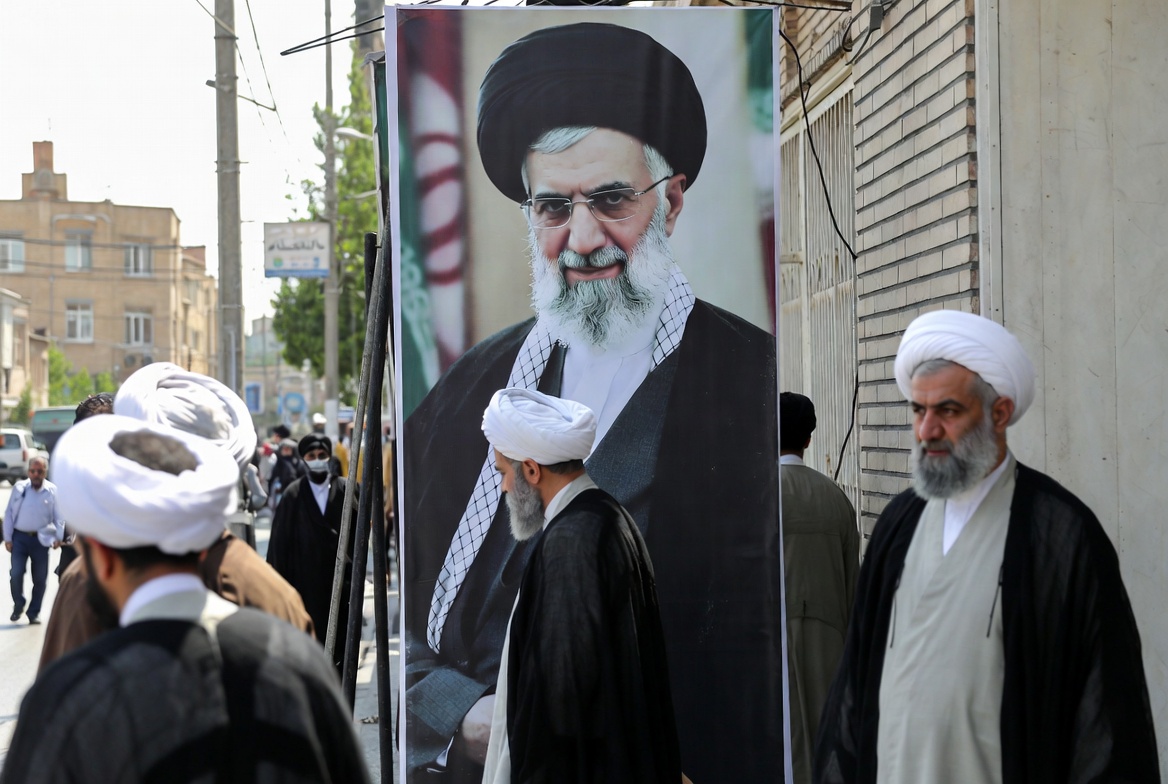 Irán avanza en la elección de un nuevo líder religioso mientras crece la atención internacional sobre la sucesión
