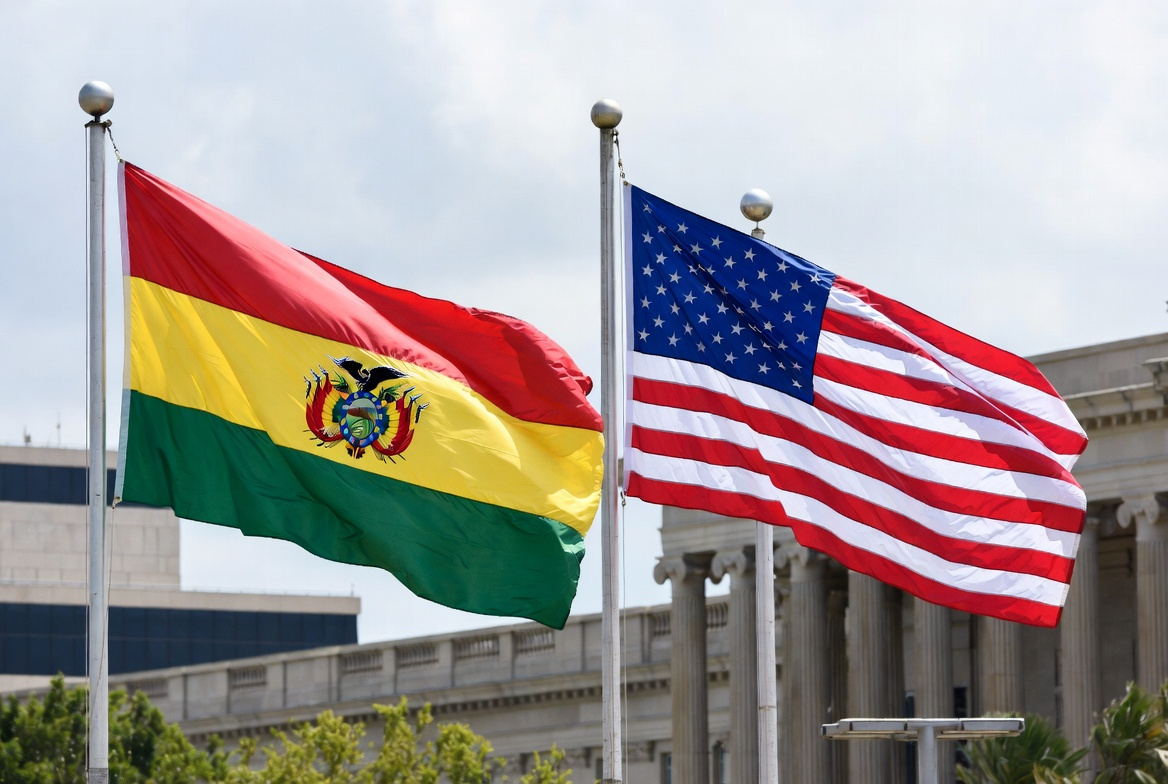 Gobierno de Bolivia reactiva vínculos con Estados Unidos en medio de tensiones económicas internas