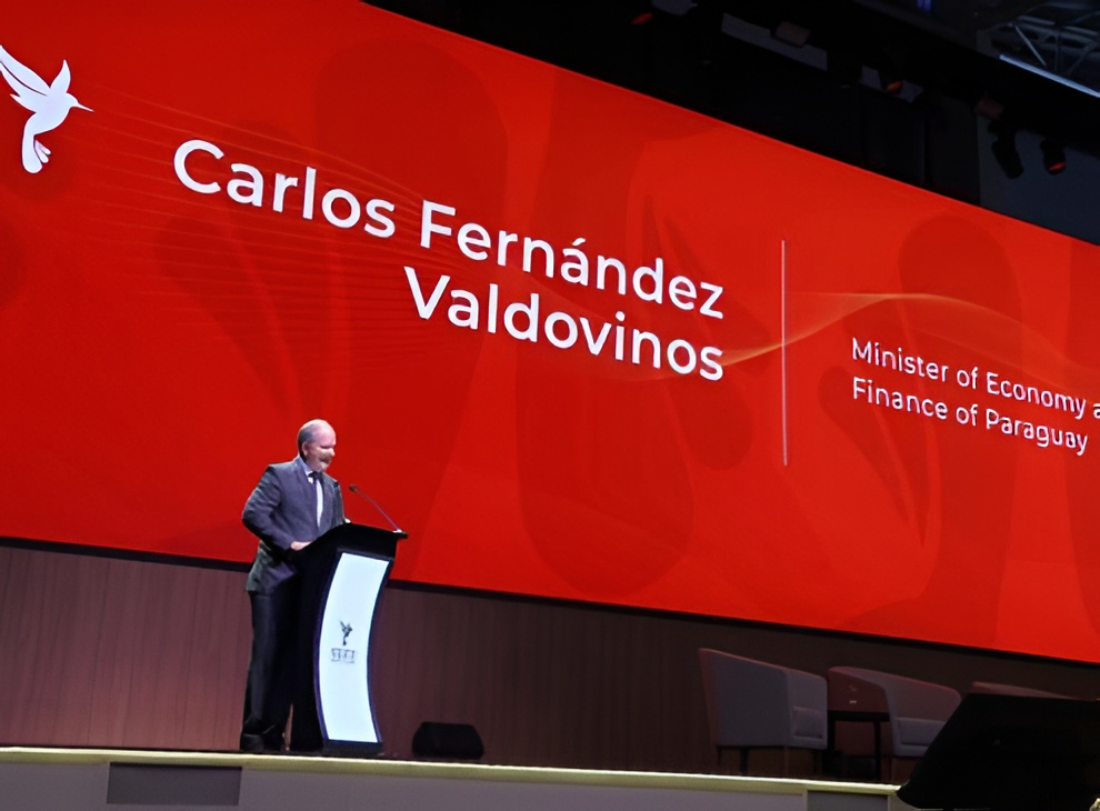 Fernández Valdovinos expone sobre crecimiento en el BID pero no logra gestionar deudas internas