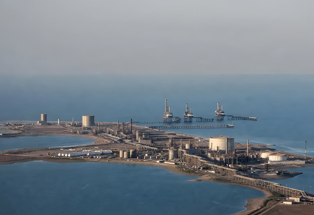 Ataque militar de Estados Unidos impacta en Kharg, centro estratégico del petróleo iraní