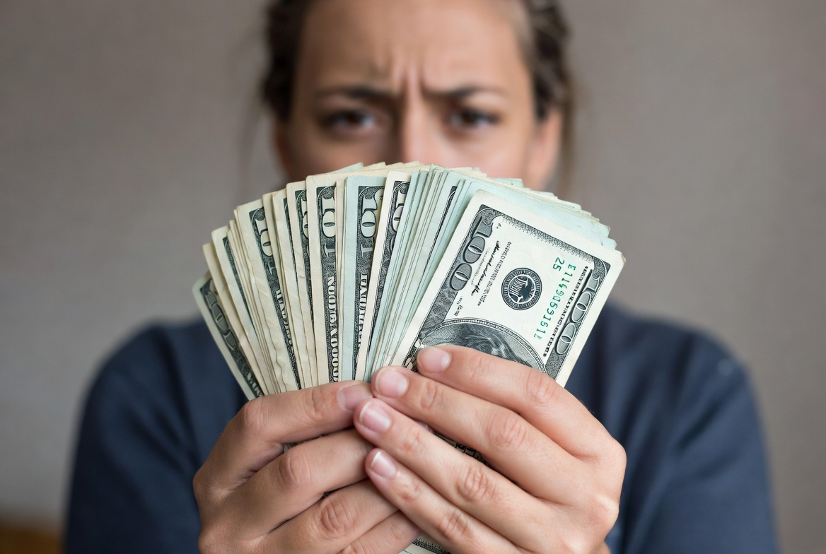 Expectativas ubican el dólar en ₲ 6.500 en el corto plazo y marcan menor presión que antes