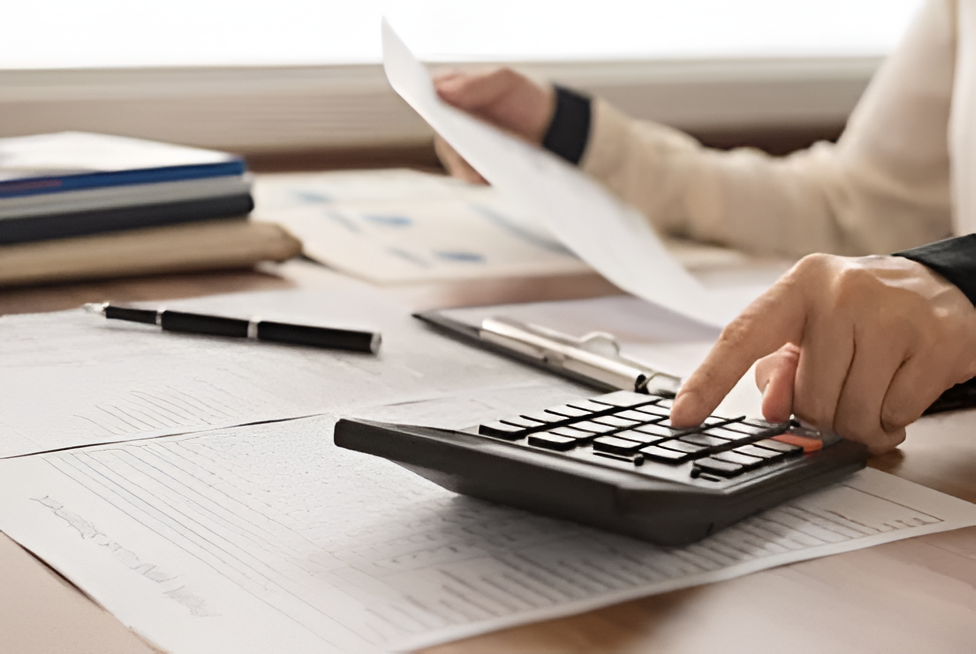 Sector contable cuestiona plan de cobrar impuesto a utilidades retenidas en medio de baja recaudación