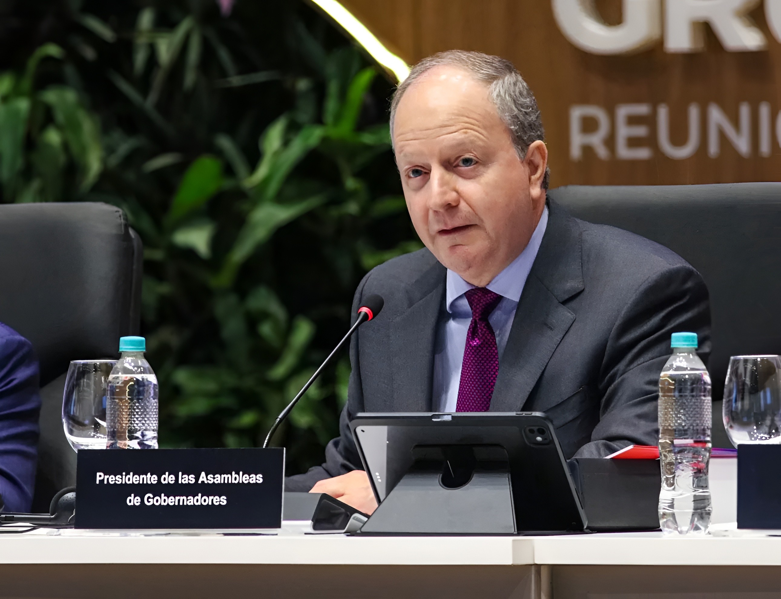 La economía de guerra rige desde marzo mientras proveedores siguen sin cobrar hace más de un año ¿qué hacían con el dinero?