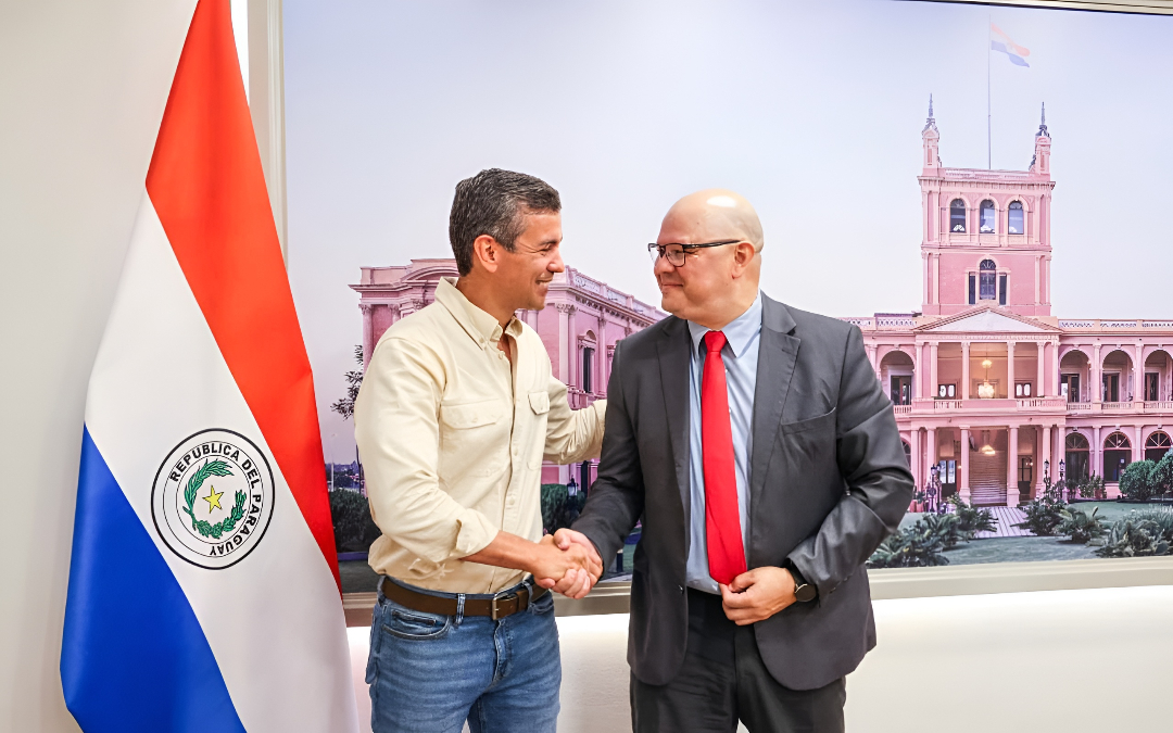 Santiago Peña designa a Óscar Lovera en Economía en un contexto de deudas y ajuste fiscal