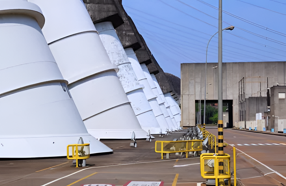 Itaipú amplía sus desembolsos sociales y ambientales y supera los USD 1.200 millones en un año