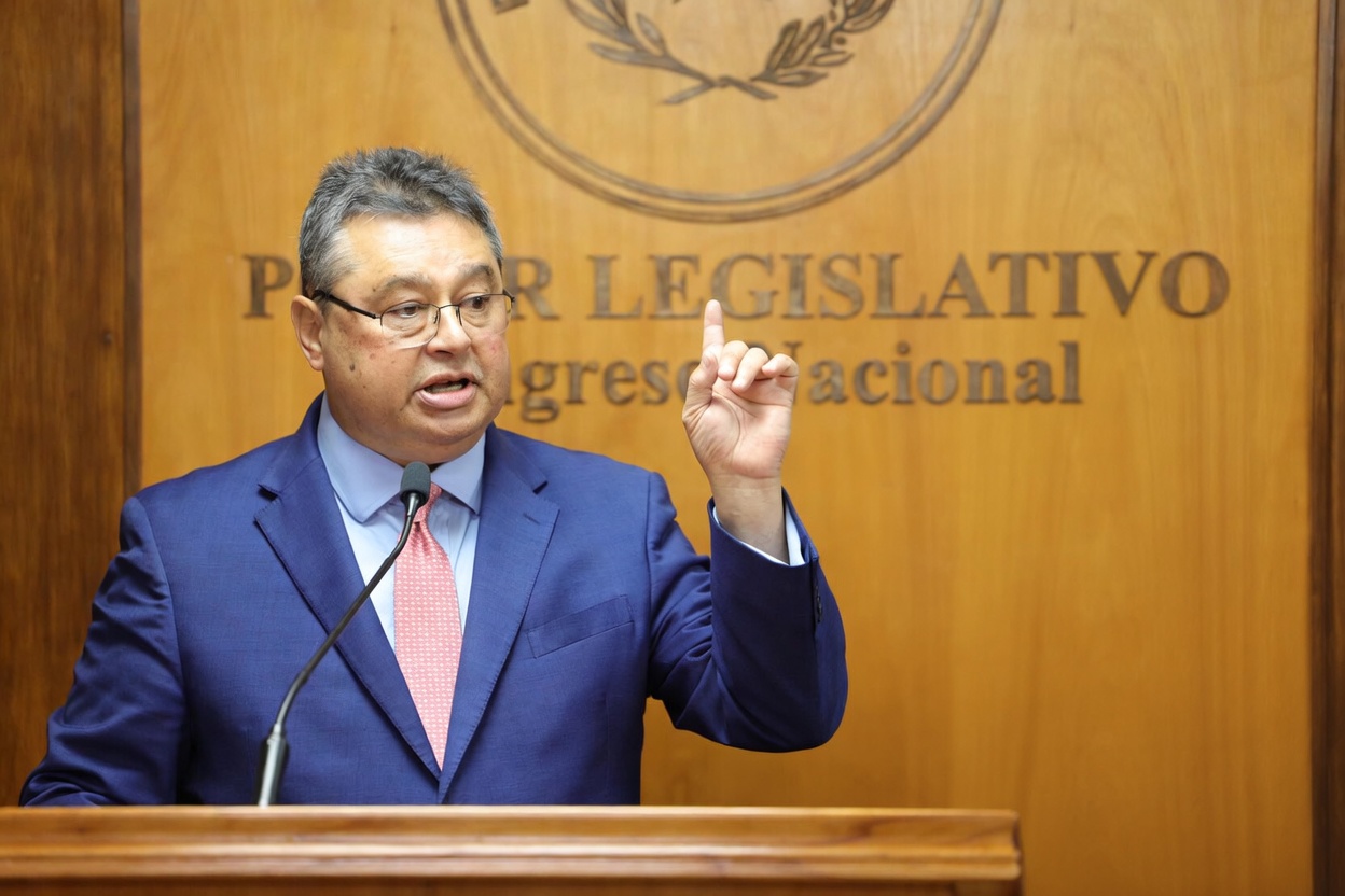 ¿Cómo Gustavo Leite insinúa que el Gobierno al cuál representa tiene “olor a coima” y  no se realizan cambios?