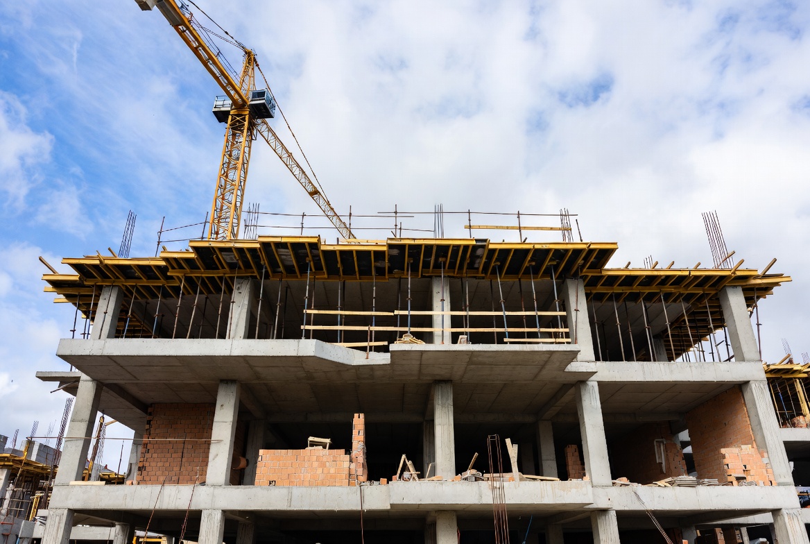 Empresas de obras esperan resolución en días ante deuda estatal