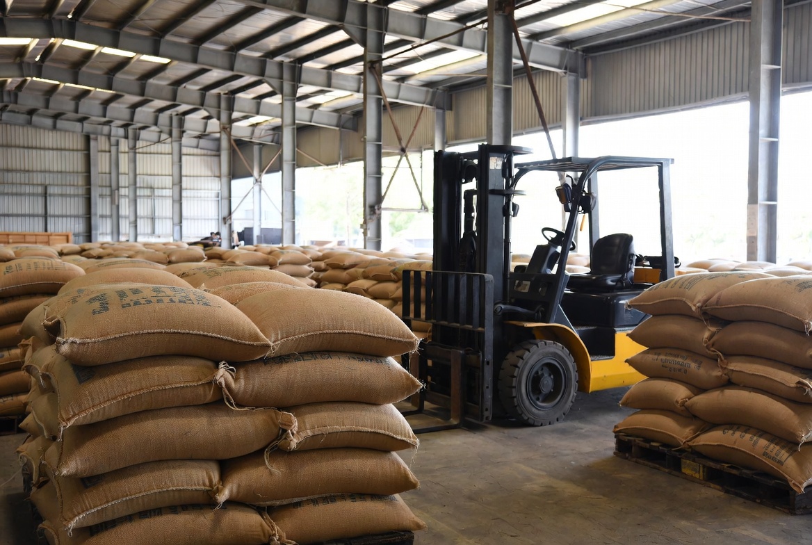 Exportaciones crecen a marzo y superan los USD 4.600 millones impulsadas por soja y autopartes