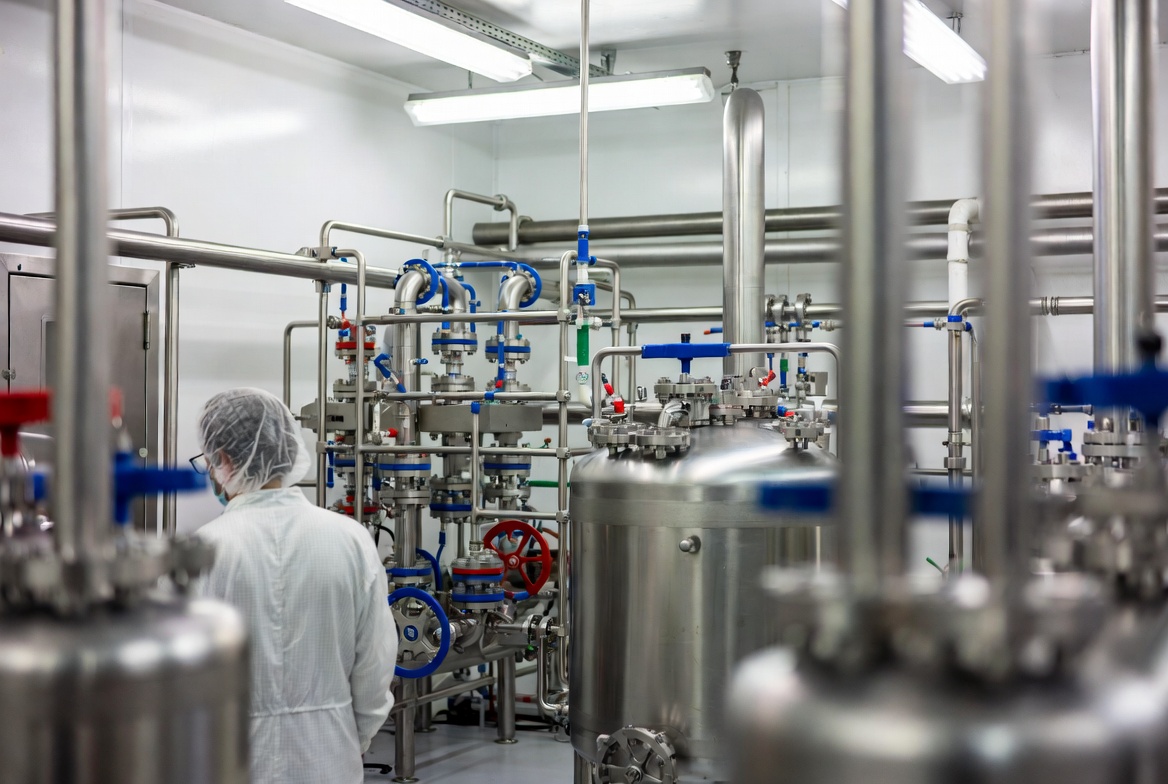 Gobierno plantea pago de USD 180 millones a farmacéuticas para reducir deuda