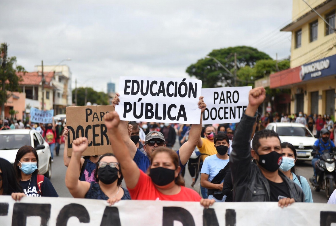 Docentes y asegurados dan tregua al IPS pero mantienen pedido de salida de Brítez
