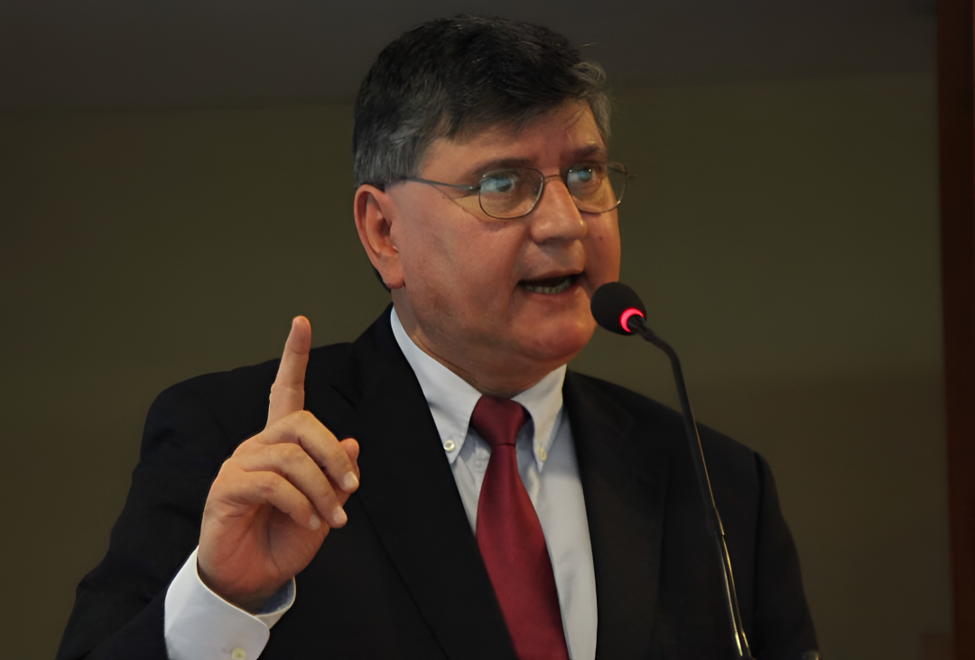 Rodríguez Kennedy afirma que firmó el título de Hernán Rivas bajo presión y por riesgo de demanda