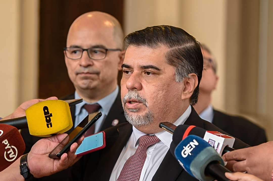 Julio Borba renuncia a la suplencia y Carlos Liseras queda listo para asumir por Hernán Rivas