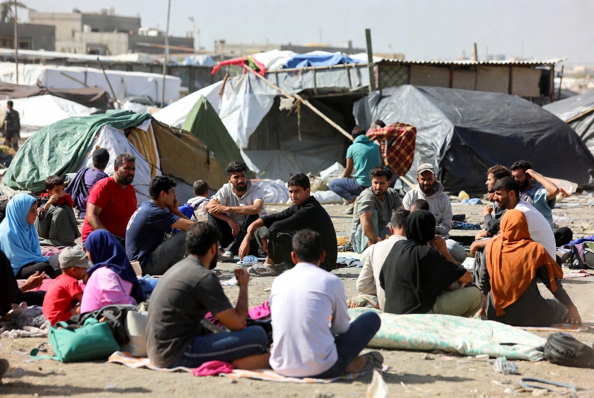 OMS alerta que 80% de refugios en Gaza están infestados y expone crisis sanitaria