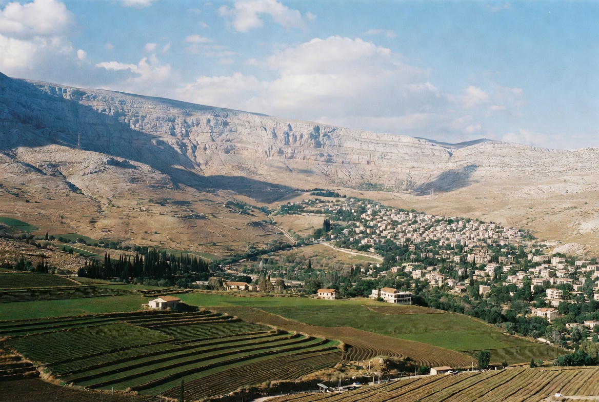 Israel golpea Líbano tras anuncio de alto el fuego y complica negociaciones