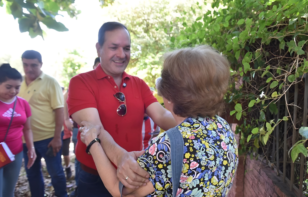 Colorados conocen más a Arnaldo Samaniego que a Camilo Pérez, dice encuesta