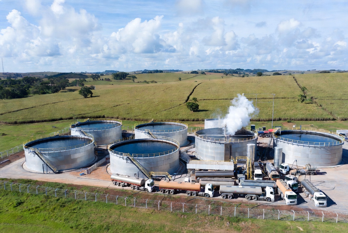 Brasil sube mezcla de etanol al 32% y mueve el precio del combustible