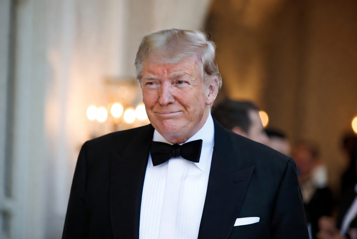 Trump vincula ataque en cena de corresponsales a odio anticristiano y eleva tensión