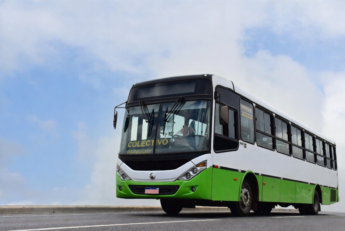 Gobierno aplica medidas con multas y cancelaciones para frenar reguladas del transporte