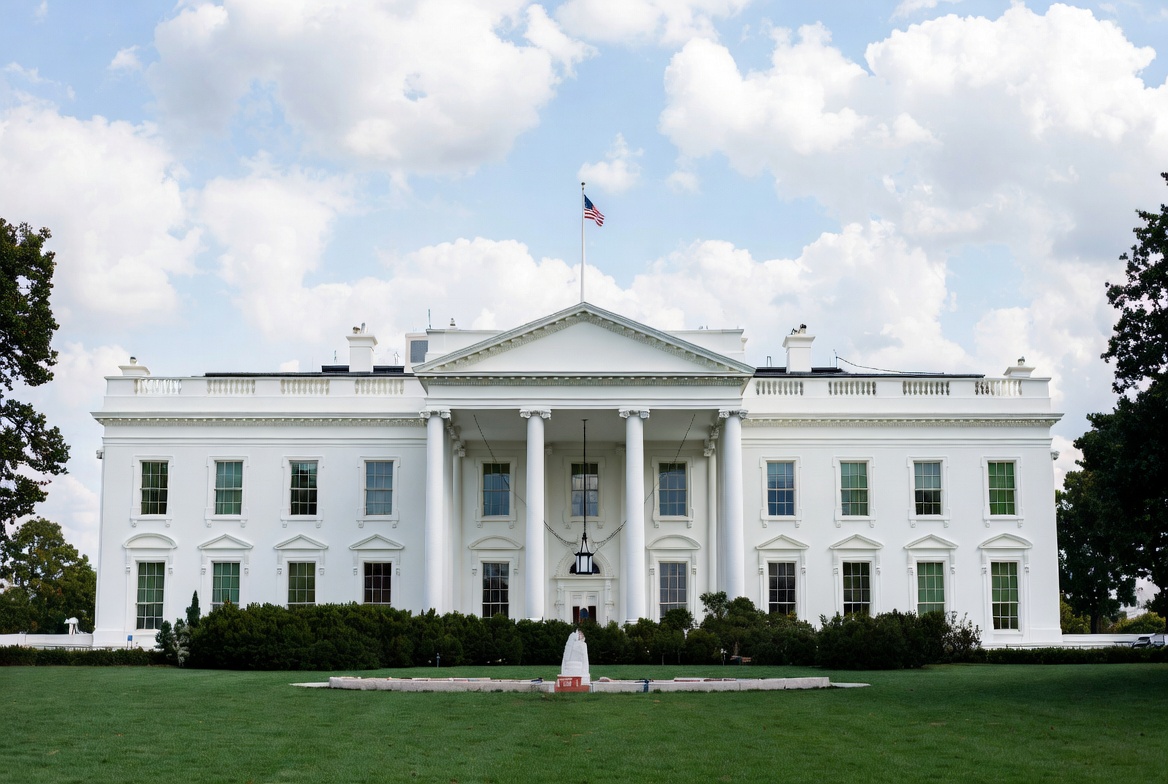 Gobierno de Estados Unidos revisa protocolos de seguridad luego de incidente armado