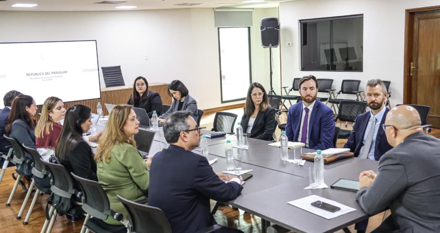 MEF presenta datos fiscales y económicos a Moody’s en revisión de calificación país