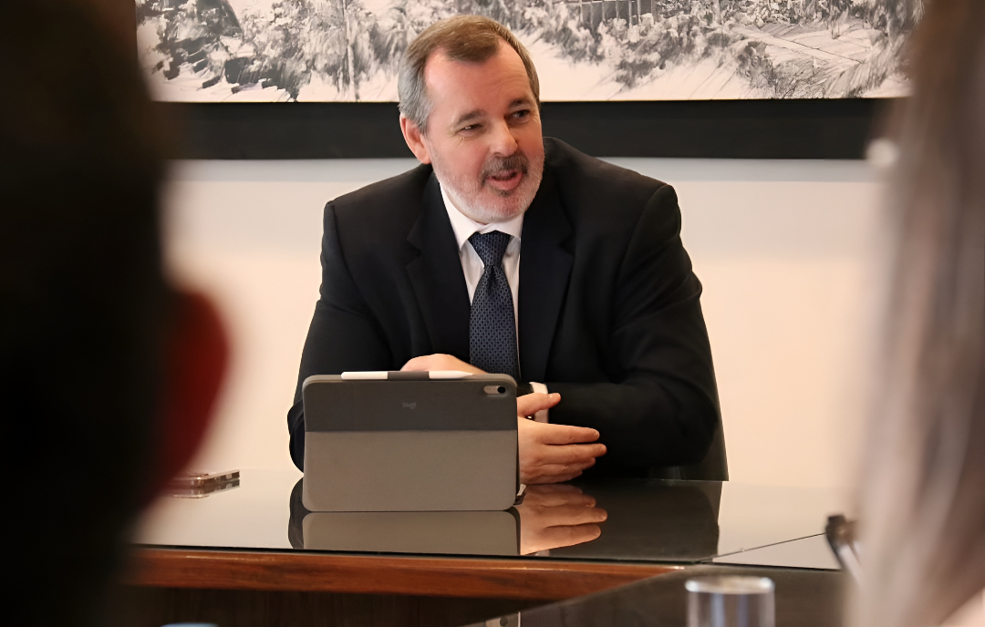 Titular del BCP justifica caída del dólar y descarta intervención en el mercado
