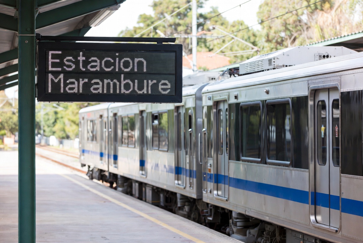 Acuerdo del tren entrega mayoría accionaria a Etihad Rail y compromisos al Estado