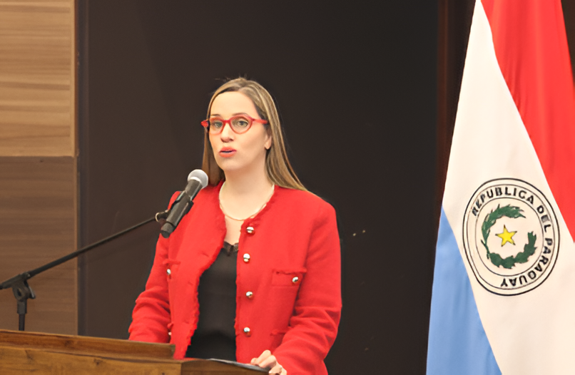 Ejecutivo pedirá al Congreso renovar mandato de Liana Caballero en el BCP