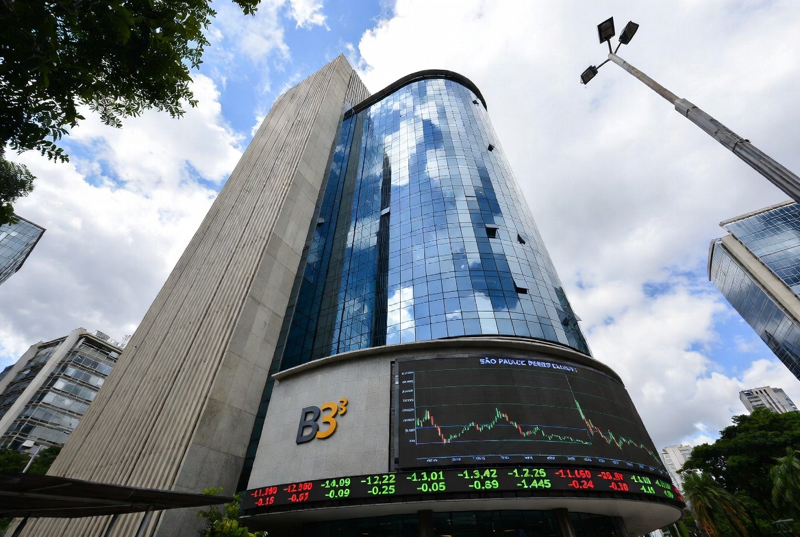 Inversores extranjeros retiran USD 2.900 millones y frenan el avance bursátil de Brasil