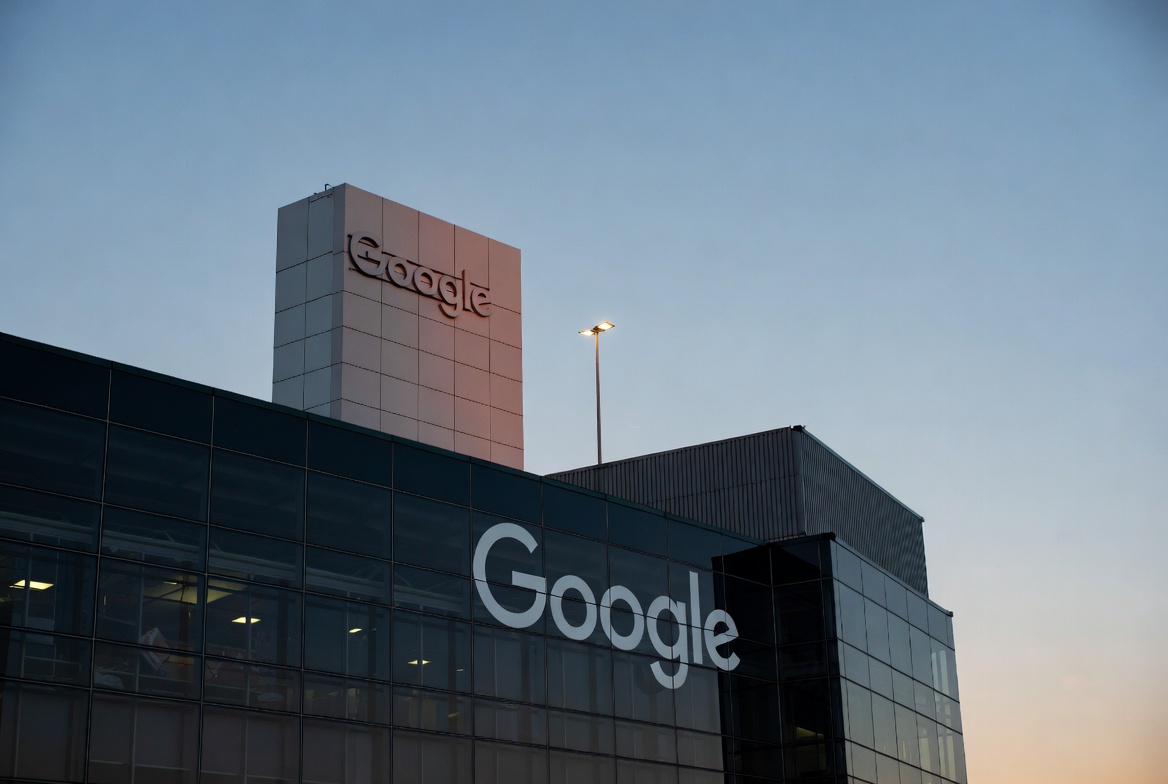 Google acuerda con SpaceX un contrato de nube por más de USD 30.000 millones