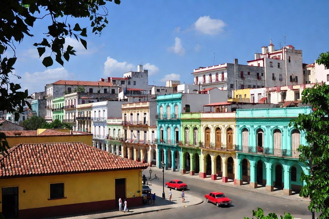 Cuba analiza abrir más espacio al sector privado para atraer inversión extranjera