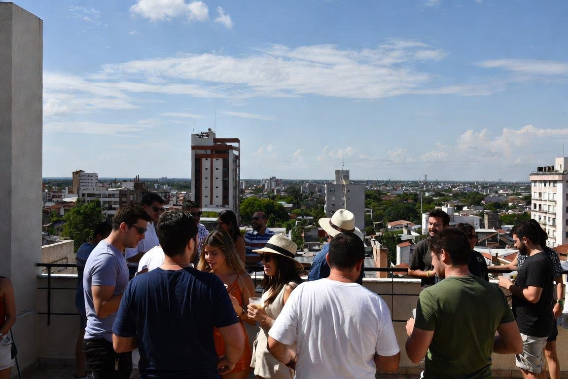 Asunción suma un paseo nocturno por tres terrazas con traslado tragos y aperitivos por G. 250.000