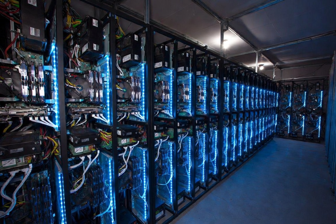 Ingenieros de la ANDE proponen poner un techo de 700 MW y abrir una puja de precios para criptomineras y centros de datos