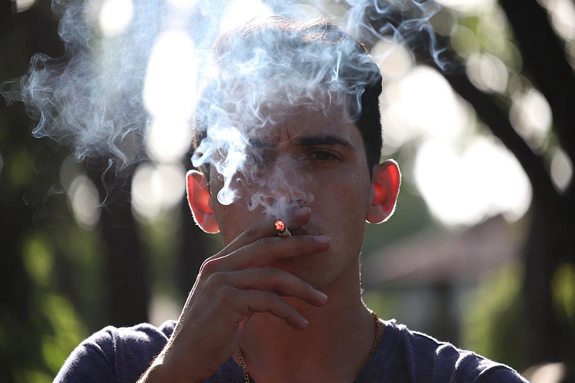 Cada cajetilla de cigarrillos tendría un recargo de G. 2.342 para intentar recaudar hasta USD 700 millones destinados a Salud