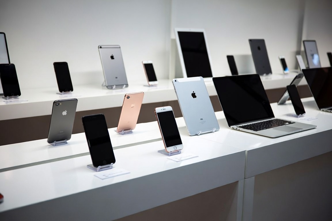 Apple mostrará el 9 de septiembre su primer iPhone plegable con tamaño de pasaporte cerrado y pantalla similar a un iPad pequeño al abrirse