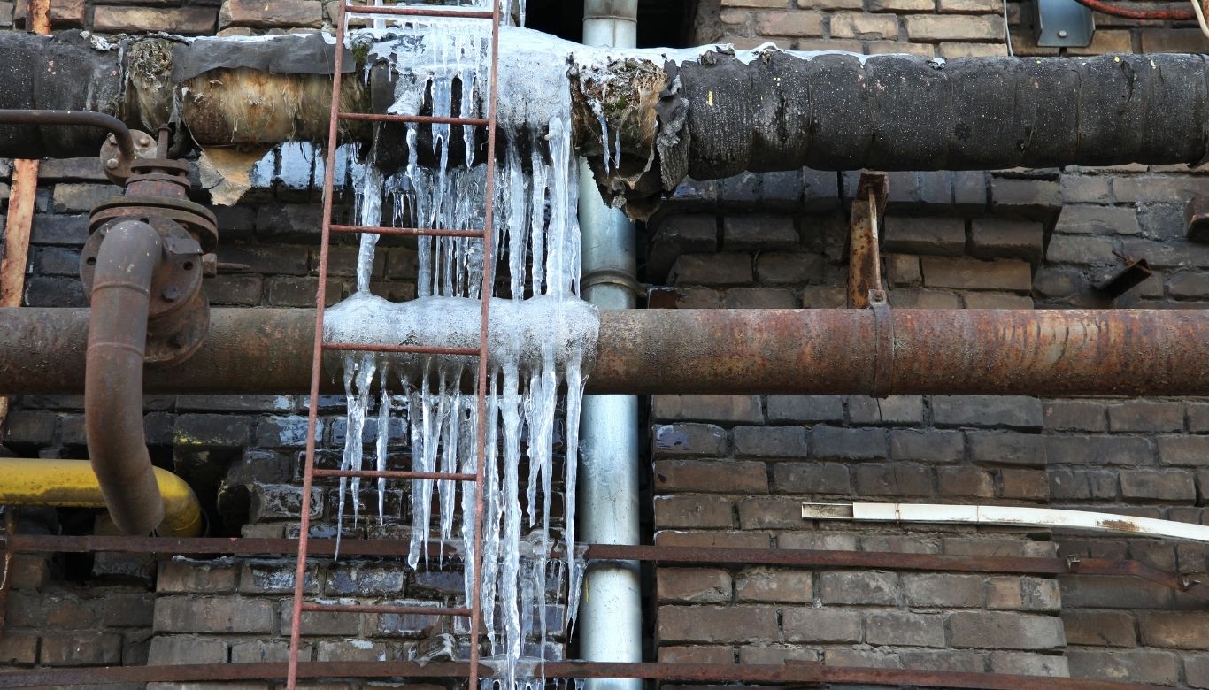 how to prevent a pipe from freezing​