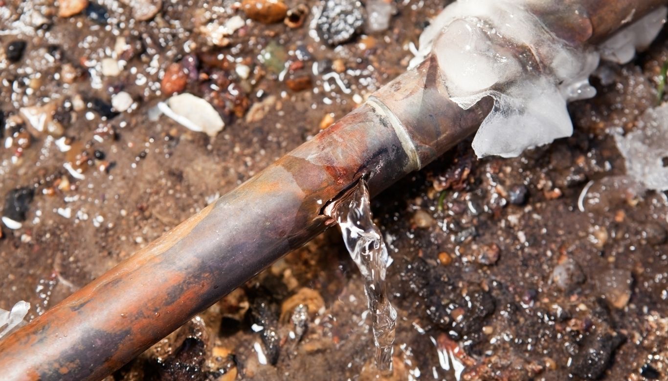 how to prevent a pipe from freezing​