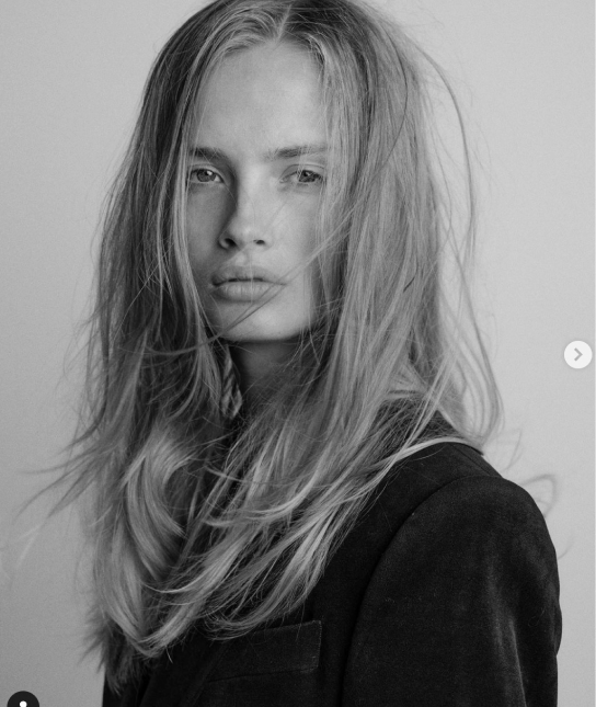 Editorial portrait representing Mauve Lemonade