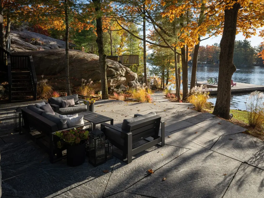 Lakeside lounge terrace