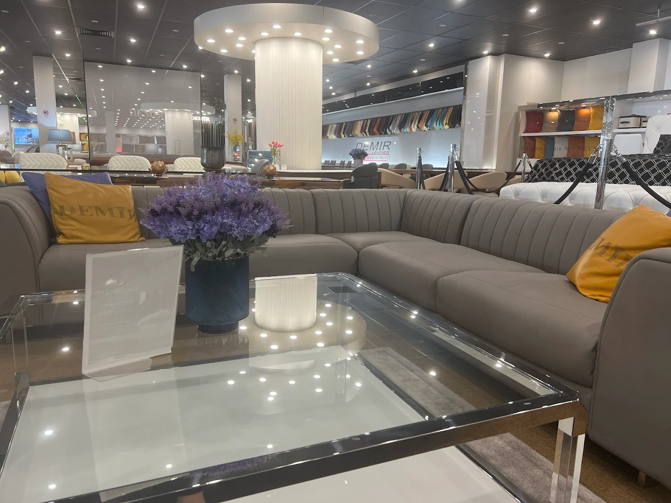 Sofas & Modular Lounges