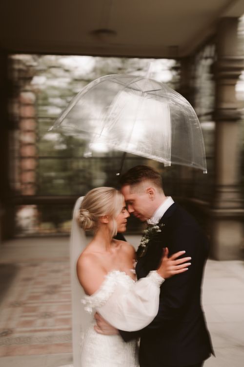 Hääkuvaus sateisella kelillä Tampereella