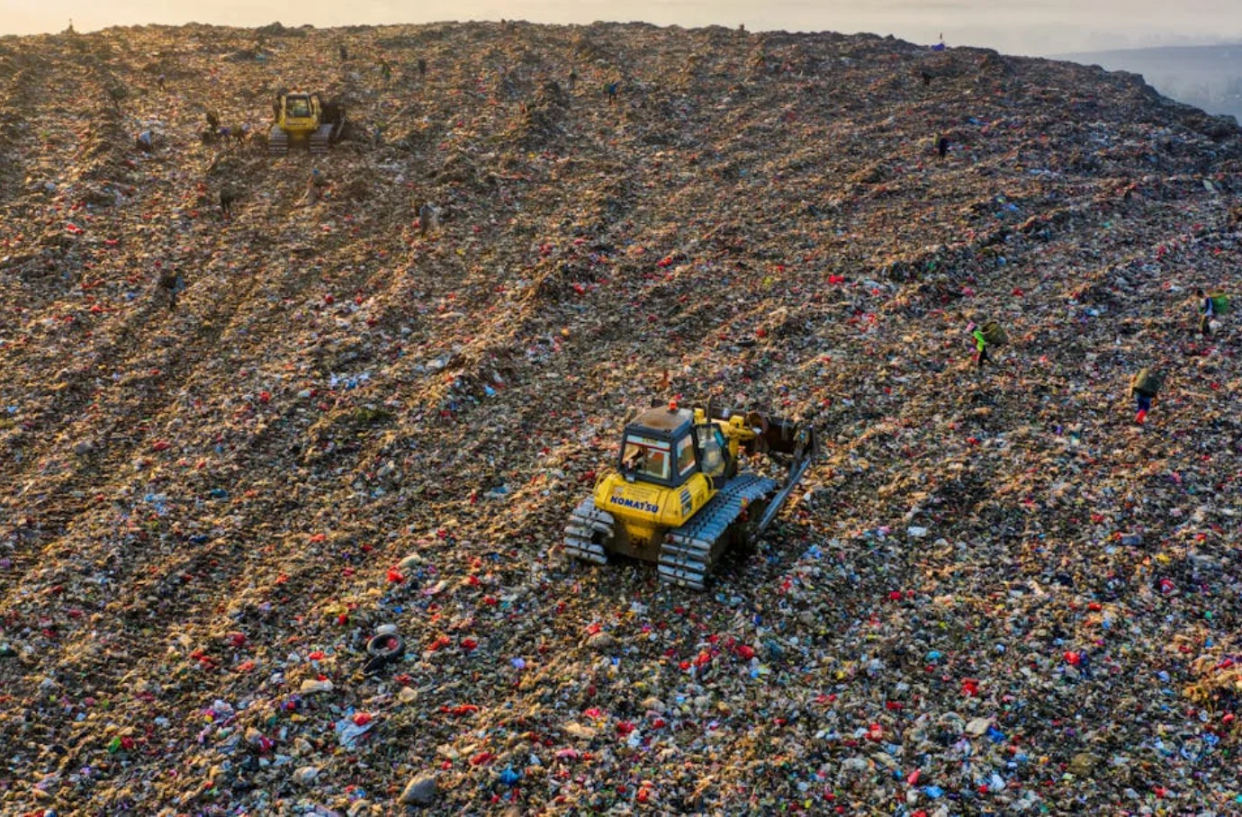 Mobile vs. Stationary Waste Compactors: 5 Key Factors to Consider