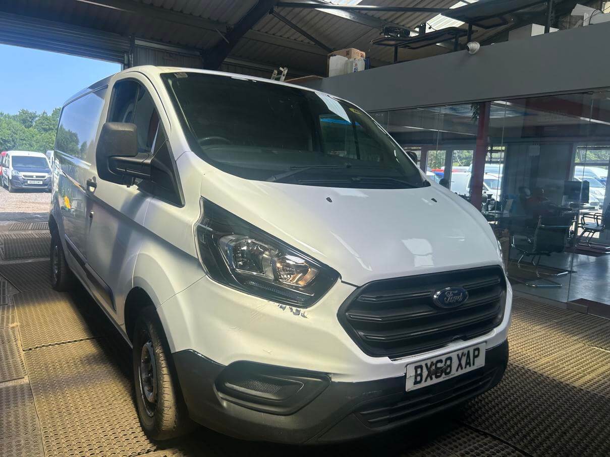 68 plate Ford Transit Custom 300 2.0 TDCI 97k miles Euro 6 ULEZ compliant No Vat