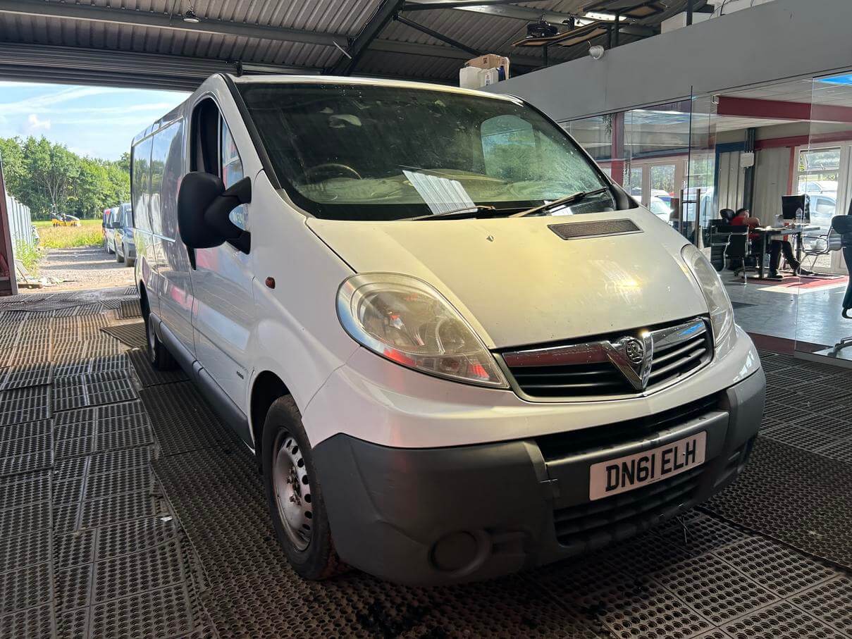 61 plate Vauxhall Vivaro Trafic Transit 2.0 Cdti 115 Lwb 12 months mot No Vat