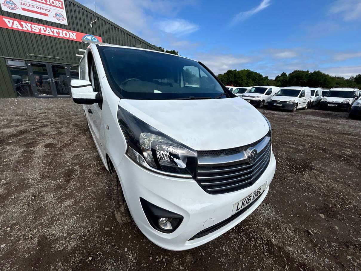 2016 Vauxhall Vivaro Trafic 1.6 Sport Bi-T Cdti Ecoflex 12 months mot No Vat