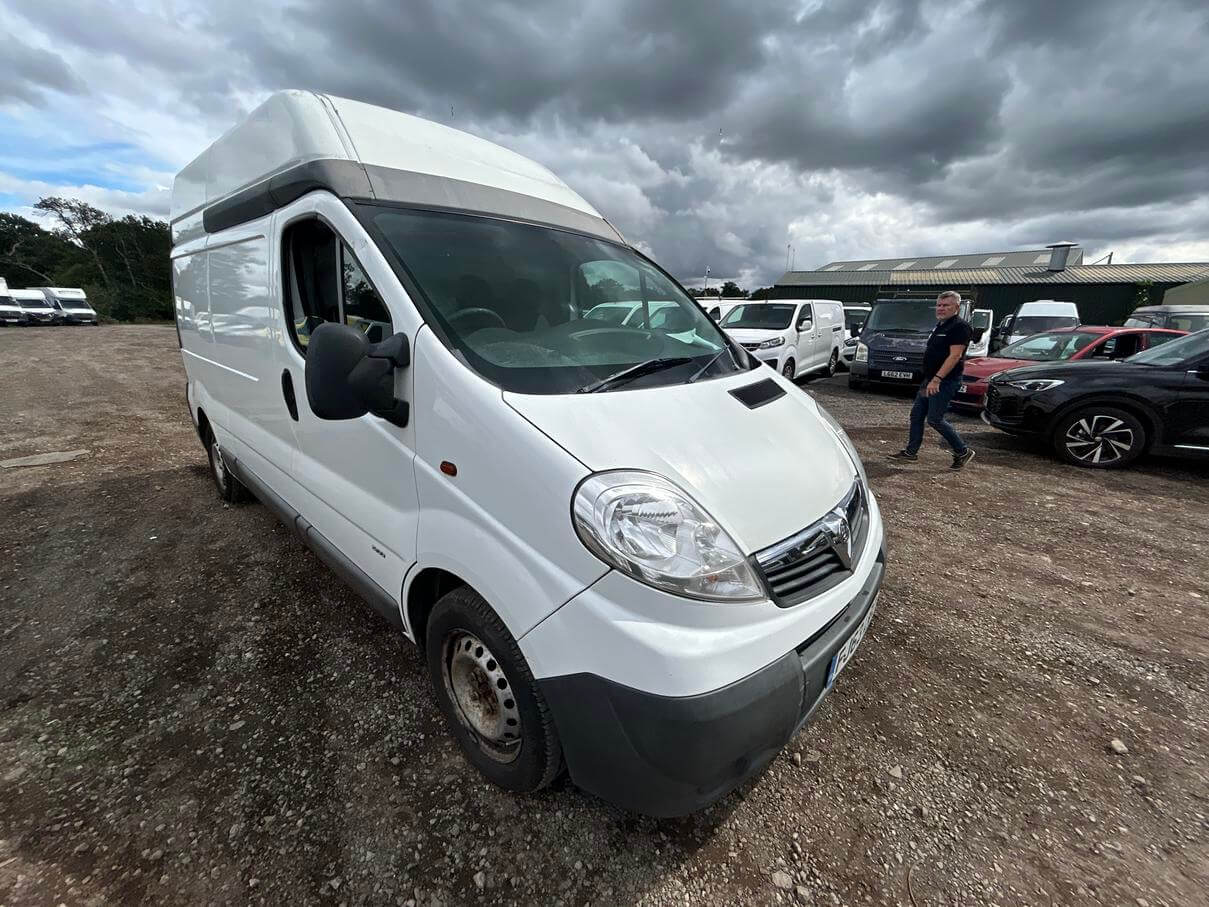 2014 Vauxhall Vivaro Trafic 2.0 Cdti Lwb high top fresh mot 1 owner No Vat