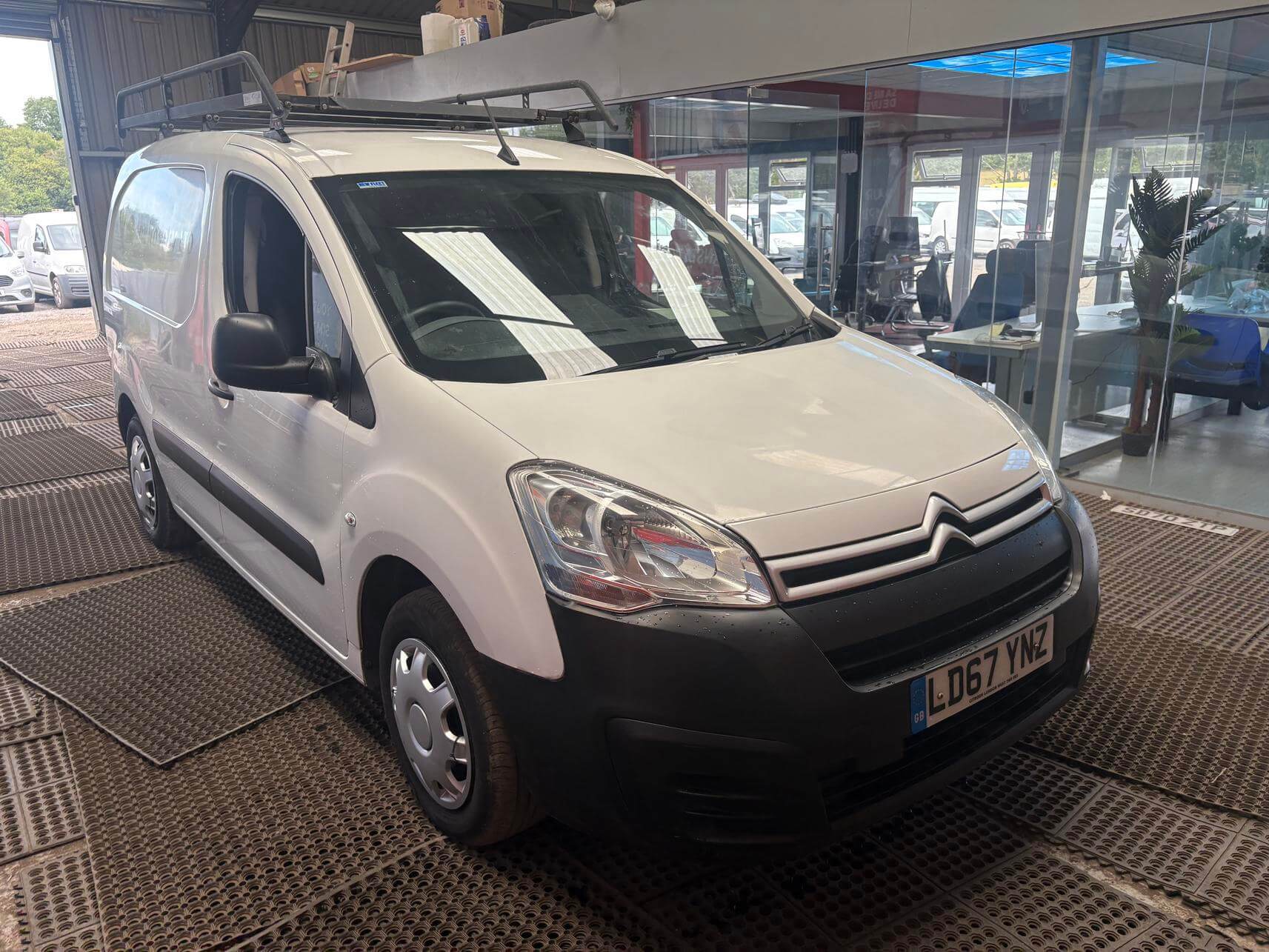 67 plate Citroen Berlingo Partner Enterprise 1.6 Hdi 75k Euro 6 Vat Inclusive
