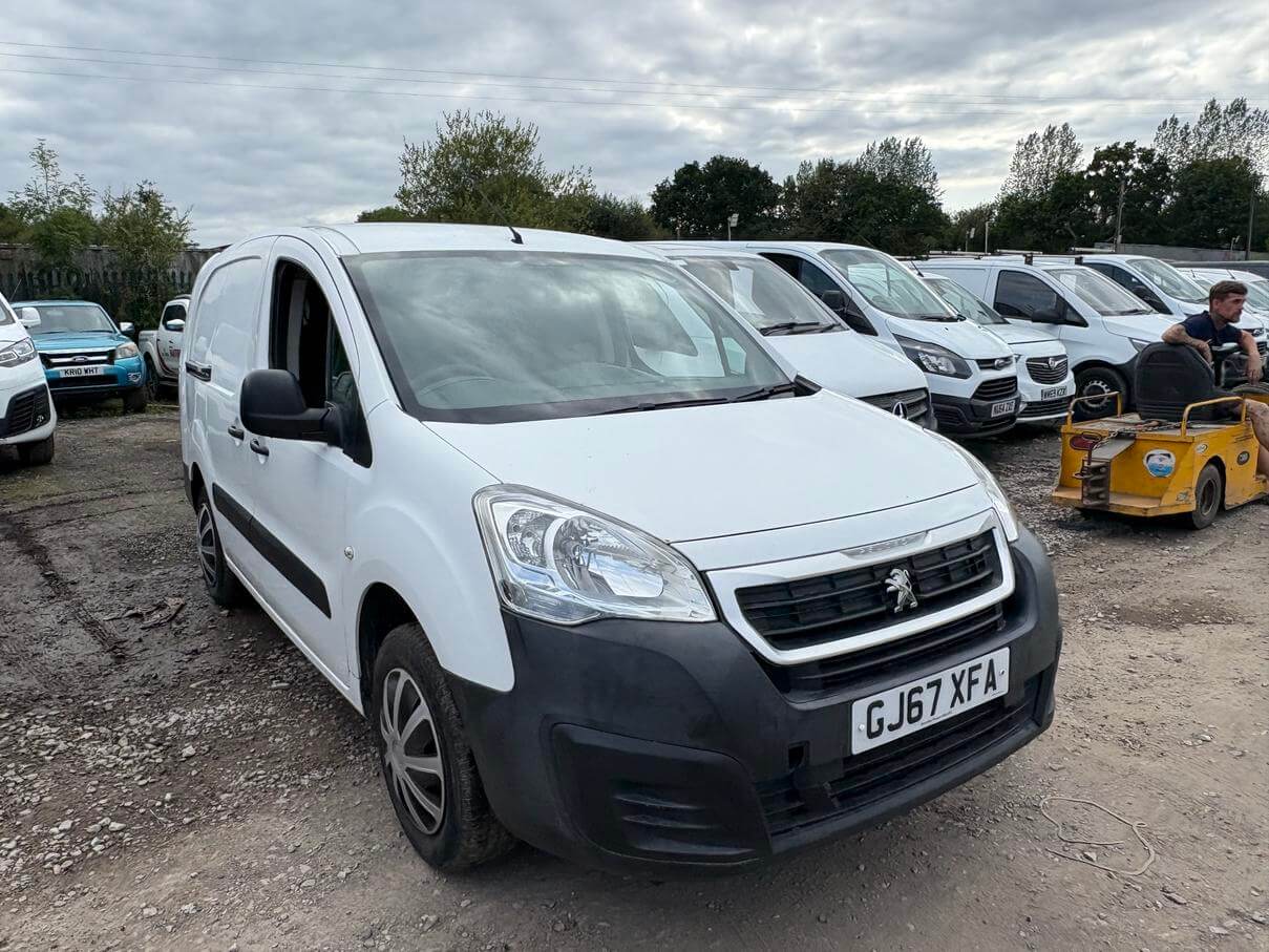 67 Plate Peugeot Partner Se L2 Blue 1.6 Hdi none runner Cambelt snapped No Vat