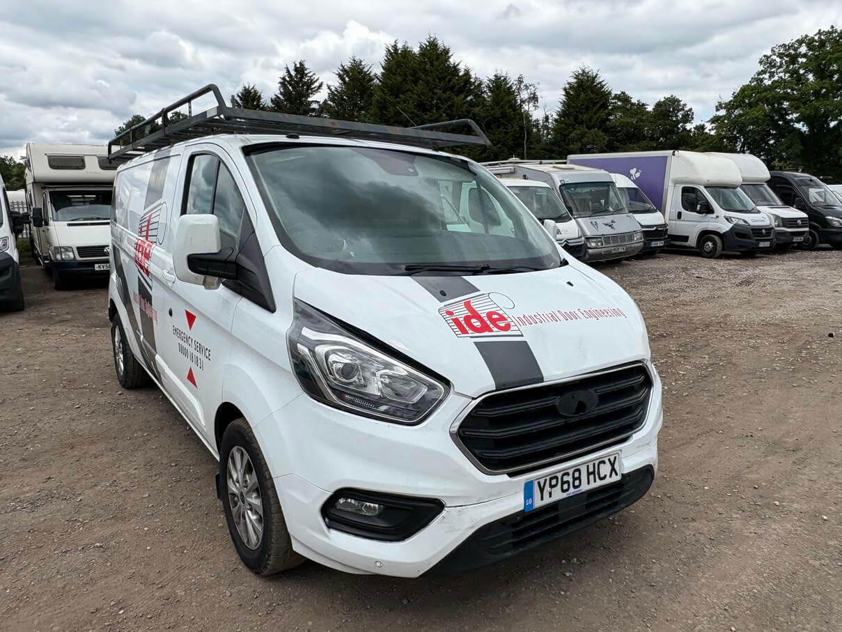 68 plate Ford Transit Custom 300 Limited minor front damage easy repairs Vat Inc