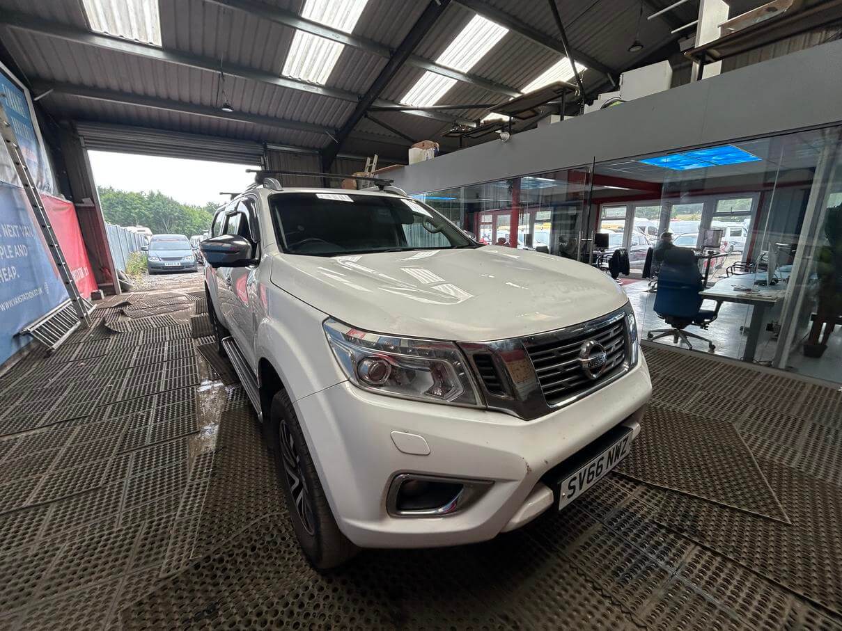 66 Plate Nissan Np300 Navara Tekna Dci 95k miles ULEZ compliant No Vat bargain