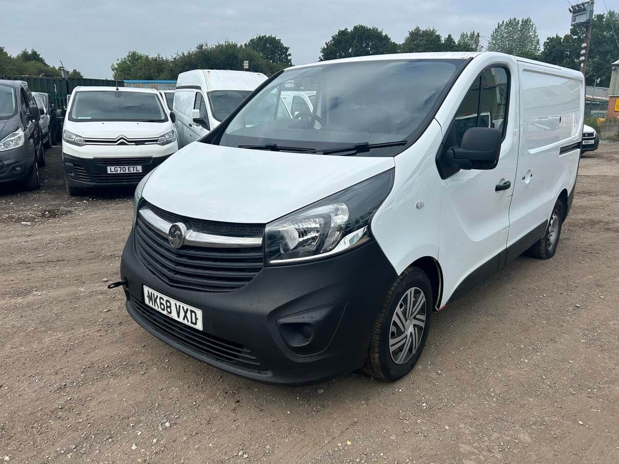 68 Plate Vauxhall Vivaro Trafic 1.6 Cdti starts needs engine repair Euro 6 NoVat